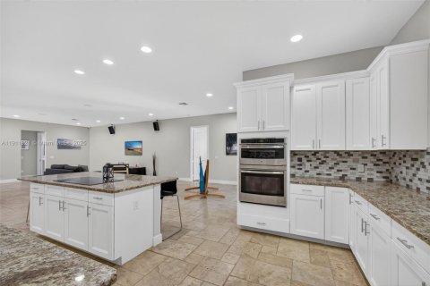 House in Jupiter, Florida 4 bedrooms, 300.17 sq.m. № 1967382 - photo 4