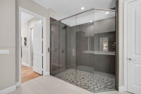 House in Jupiter, Florida 4 bedrooms, 300.17 sq.m. № 1967382 - photo 13