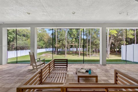 House in Jupiter, Florida 4 bedrooms, 300.17 sq.m. № 1967382 - photo 28