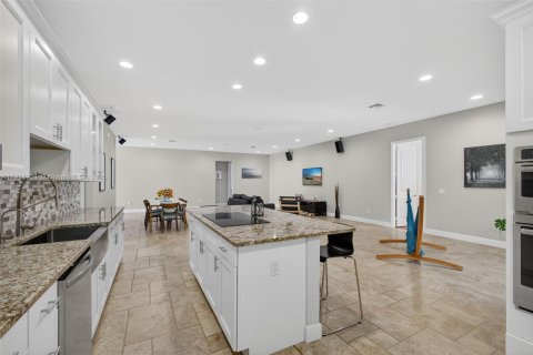 House in Jupiter, Florida 4 bedrooms, 300.17 sq.m. № 1967382 - photo 24