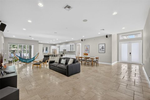 House in Jupiter, Florida 4 bedrooms, 300.17 sq.m. № 1967382 - photo 14