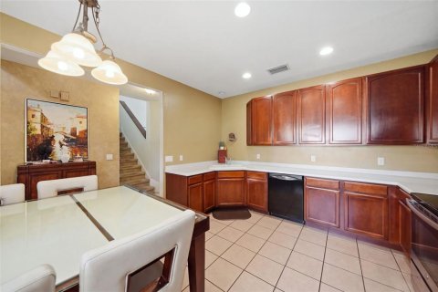 Touwnhouse à vendre à Orlando, Floride: 3 chambres, 208.47 m2 № 2361287 - photo 30