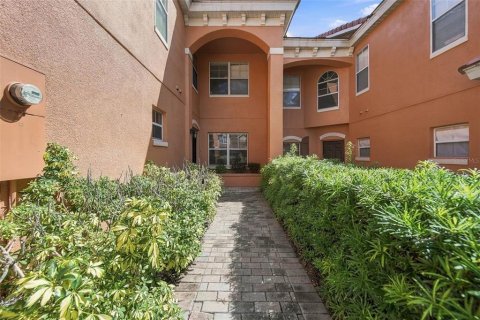Touwnhouse à vendre à Orlando, Floride: 3 chambres, 208.47 m2 № 2361287 - photo 4