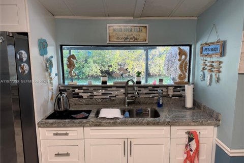 Apartment in Tavernier, Florida 2 bedrooms, 78.04 sq.m. № 2066875 - photo 13