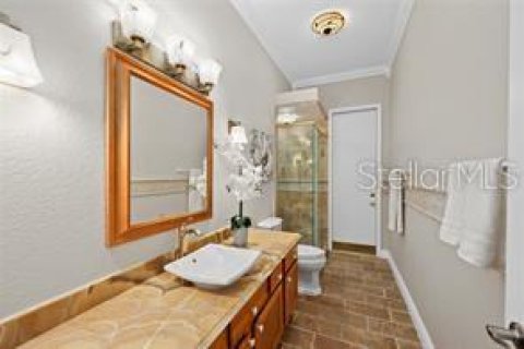 House in Orlando, Florida 4 bedrooms, 344.57 sq.m. № 2410597 - photo 13