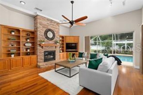 House in Orlando, Florida 4 bedrooms, 344.57 sq.m. № 2410597 - photo 7