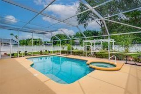 House in Orlando, Florida 4 bedrooms, 344.57 sq.m. № 2410597 - photo 20