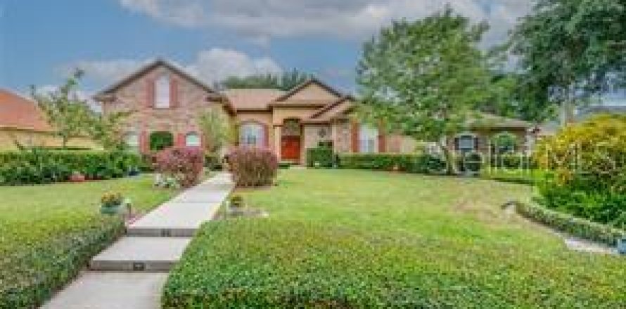 House in Orlando, Florida 4 bedrooms, 344.57 sq.m. № 2410597