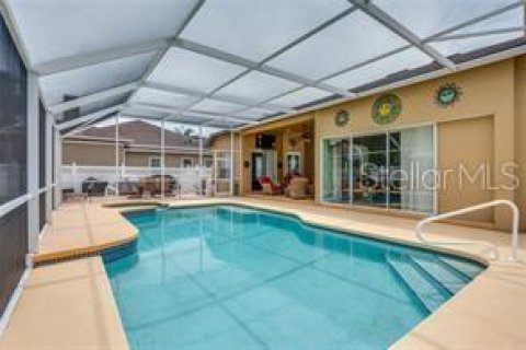 House in Orlando, Florida 4 bedrooms, 344.57 sq.m. № 2410597 - photo 21