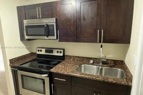 Villa ou maison à Hollywood, Floride 1 chambre № 1999542