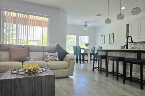 Casa en venta en Davenport, Florida, 4 dormitorios, 164.25 m2 № 2230547 - foto 7