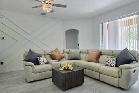Casa en venta en Davenport, Florida, 4 dormitorios, 164.25 m2 № 2230547 - foto 6
