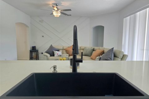 Casa en venta en Davenport, Florida, 4 dormitorios, 164.25 m2 № 2230547 - foto 11