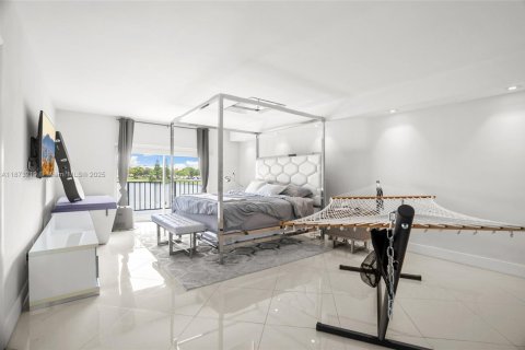 Condo in Miami, Florida, 3 bedrooms  № 1927077 - photo 30