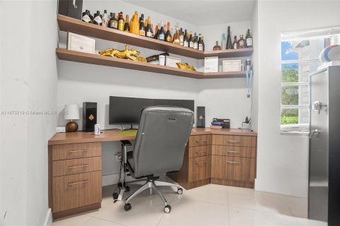Condo in Miami, Florida, 3 bedrooms  № 1927077 - photo 23