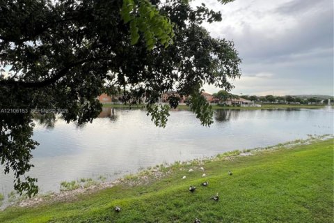 Copropriété à louer à Doral, Floride: 3 chambres, 128.67 m2 № 2414820 - photo 28