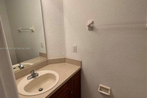 Copropriété à louer à Doral, Floride: 3 chambres, 128.67 m2 № 2414820 - photo 9