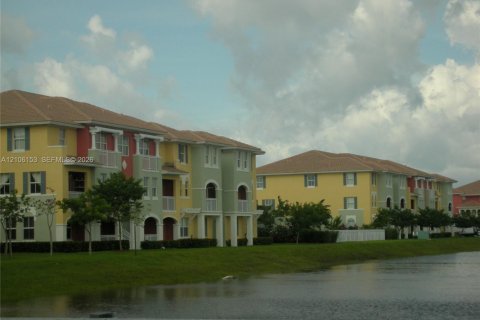 Copropriété à louer à Doral, Floride: 3 chambres, 128.67 m2 № 2414820 - photo 2