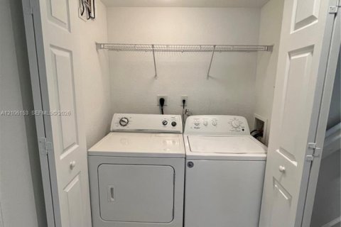Copropriété à louer à Doral, Floride: 3 chambres, 128.67 m2 № 2414820 - photo 24