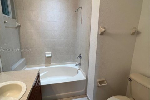 Copropriété à louer à Doral, Floride: 3 chambres, 128.67 m2 № 2414820 - photo 17