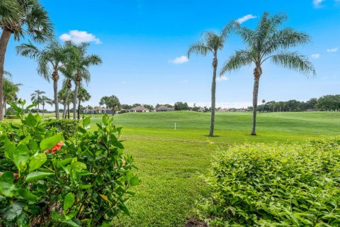 House in Vero Beach, Florida 2 bedrooms, 189.33 sq.m. № 2260706 - photo 19