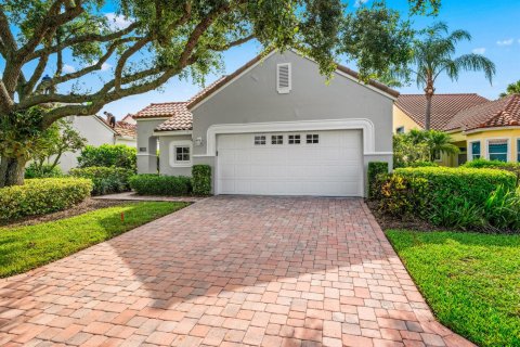 House in Vero Beach, Florida 2 bedrooms, 189.33 sq.m. № 2260706 - photo 28