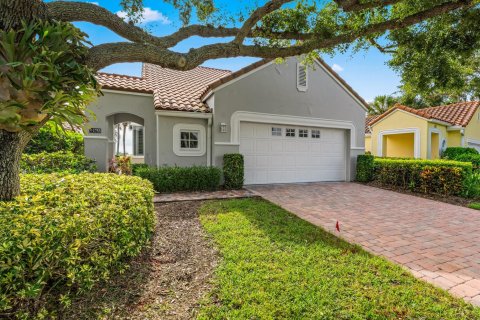 House in Vero Beach, Florida 2 bedrooms, 189.33 sq.m. № 2260706 - photo 29