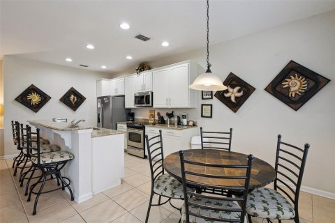 House in Kissimmee, Florida 4 bedrooms, 169.45 sq.m. № 2344997 - photo 10
