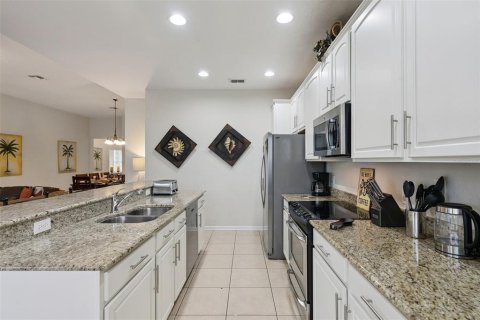 House in Kissimmee, Florida 4 bedrooms, 169.45 sq.m. № 2344997 - photo 12