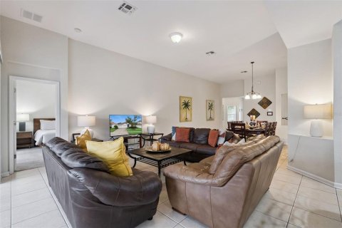 House in Kissimmee, Florida 4 bedrooms, 169.45 sq.m. № 2344997 - photo 8