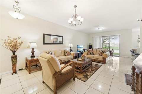 Touwnhouse à vendre à Kissimmee, Floride: 3 chambres, 182.37 m2 № 2428722 - photo 2