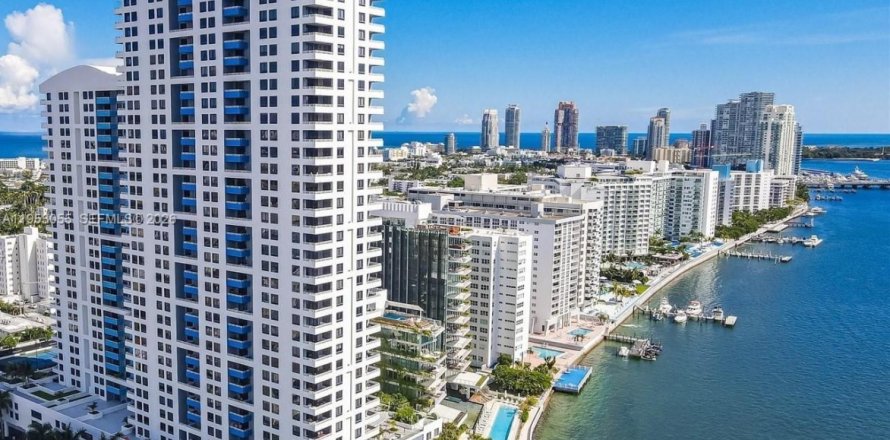 Condo in Miami Beach, Florida, 2 bedrooms  № 2008744
