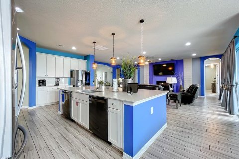 House in Davenport, Florida 9 bedrooms, 426.79 sq.m. № 1554892 - photo 17