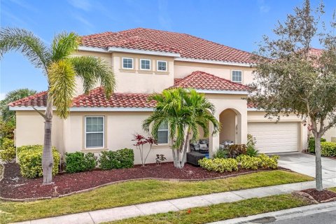 House in Davenport, Florida 9 bedrooms, 426.79 sq.m. № 1554892 - photo 1