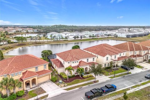 House in Davenport, Florida 9 bedrooms, 426.79 sq.m. № 1554892 - photo 4