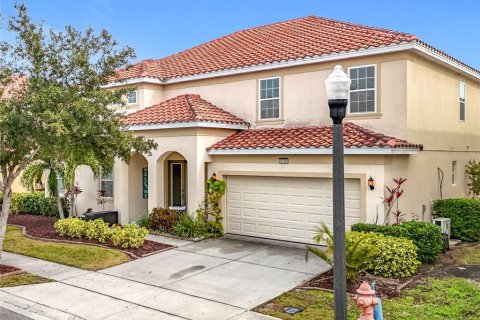 House in Davenport, Florida 9 bedrooms, 426.79 sq.m. № 1554892 - photo 2