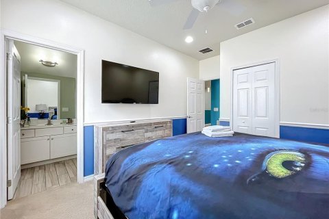 House in Davenport, Florida 9 bedrooms, 426.79 sq.m. № 1554892 - photo 25