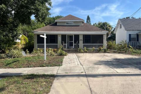 House in Tarpon Springs, Florida 3 bedrooms, 165.46 sq.m. № 2238140 - photo 2