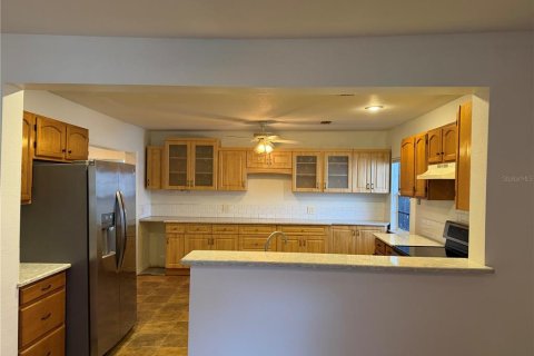 House in Tarpon Springs, Florida 3 bedrooms, 165.46 sq.m. № 2238140 - photo 6