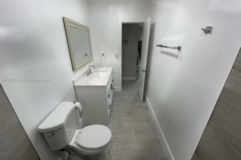 Villa ou maison à louer à Miami, Floride: 3 chambres, 120.4 m2 № 1995554 - photo 11