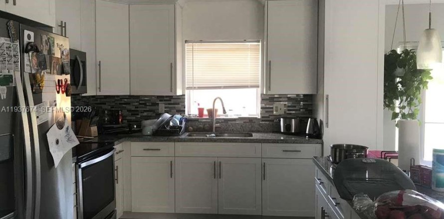 Villa ou maison à Miami, Floride 3 chambres, 120.4 m2 № 1995554