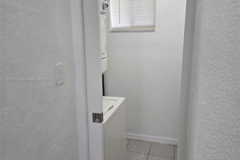 Снять в аренду виллу или дом в Катлер-Бей, Флорида 3 спальни, 213.68м2, № 1777836 - фото 11