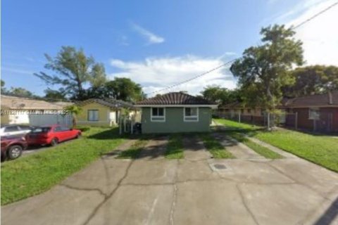 Снять в аренду виллу или дом в Катлер-Бей, Флорида 3 спальни, 213.68м2, № 1777836 - фото 1