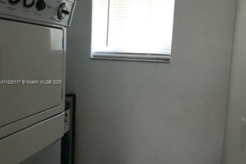 Снять в аренду виллу или дом в Катлер-Бей, Флорида 3 спальни, 213.68м2, № 1777836 - фото 5