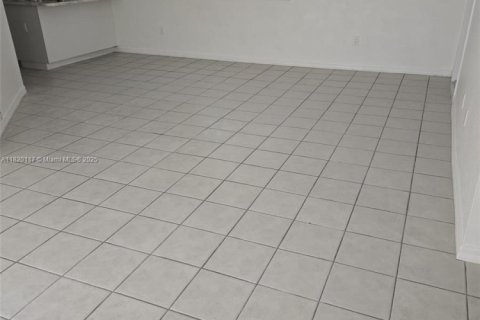 Снять в аренду виллу или дом в Катлер-Бей, Флорида 3 спальни, 213.68м2, № 1777836 - фото 18