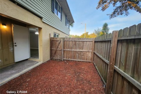 Condo in Brandon, Florida, 2 bedrooms  № 2220007 - photo 17