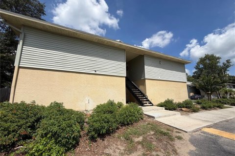 Condominio en Brandon, Florida, 2 dormitorios  № 2220007