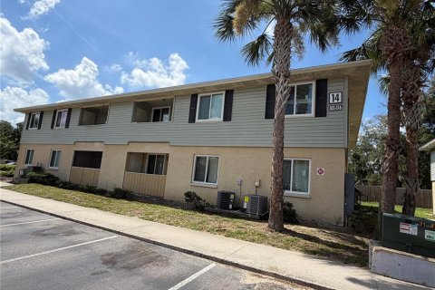 Condo in Brandon, Florida, 2 bedrooms  № 2220007 - photo 5