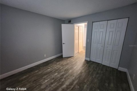 Condo in Brandon, Florida, 2 bedrooms  № 2220007 - photo 12
