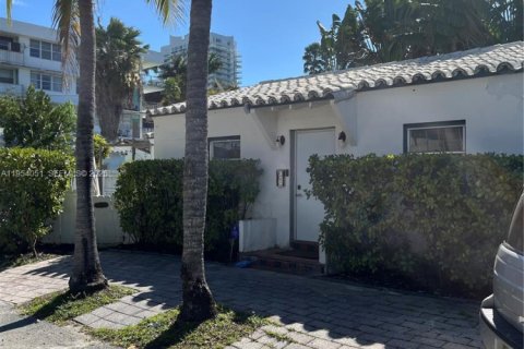 Casa en alquiler en Miami Beach, Florida, 2 dormitorios, 100.15 m2 № 2153305 - foto 12